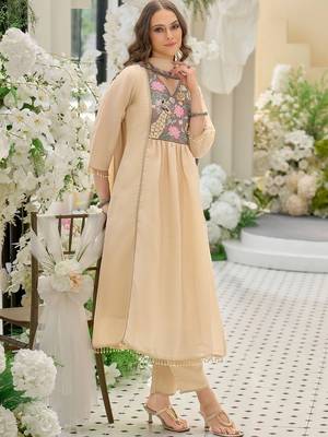 women ethnic motifs embroidered empire patchwork kurta with trousers & with dupatta 6