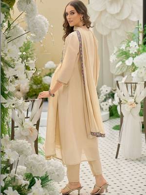 women ethnic motifs embroidered empire patchwork kurta with trousers & with dupatta 7