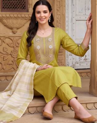 women ethnic motifs embroidered regular thread work liva kurta with trousers & with dupatta 4