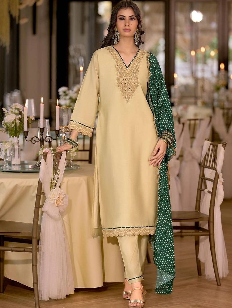 women ethnic motifs embroidered regular thread work kurta with trousers & with dupatta