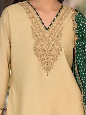women ethnic motifs embroidered regular thread work kurta with trousers & with dupatta 4