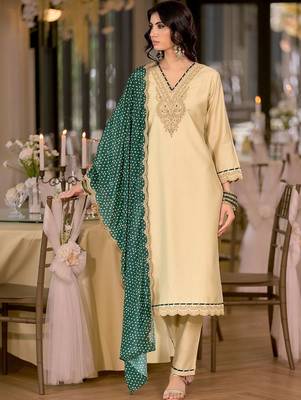 women ethnic motifs embroidered regular thread work kurta with trousers & with dupatta 7