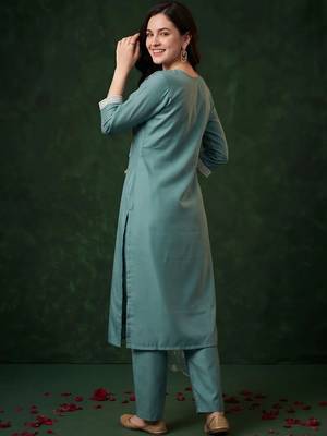 women ethnic motifs embroidered regular thread work kurta with trousers & with dupatta 3