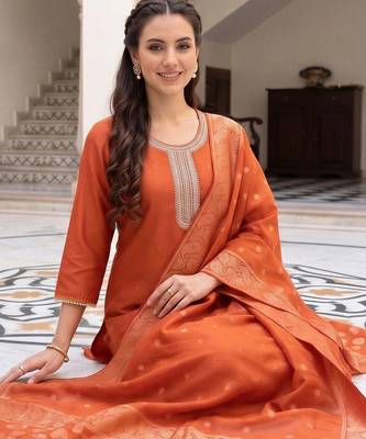 women ethnic motifs embroidered regular thread work kurta with trousers & with dupatta 5