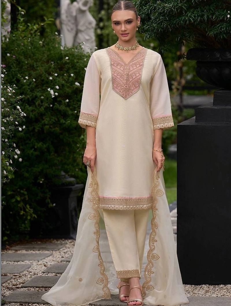 women ethnic motifs embroidered regular kurta with trousers & with dupatta