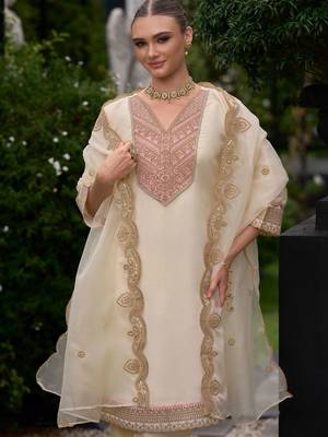 women ethnic motifs embroidered regular kurta with trousers & with dupatta 4