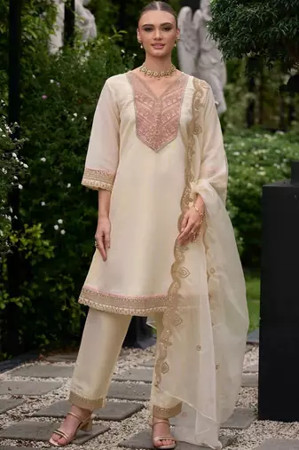 women ethnic motifs embroidered regular kurta with trousers & with dupatta