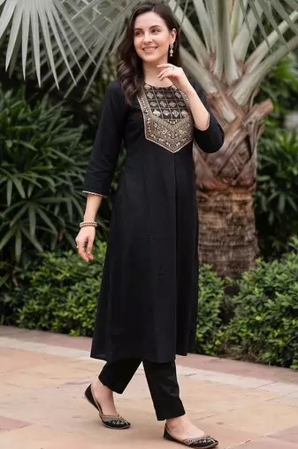 women ethnic motifs embroidered regular kurta with trousers