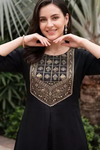 women ethnic motifs embroidered regular kurta with trousers