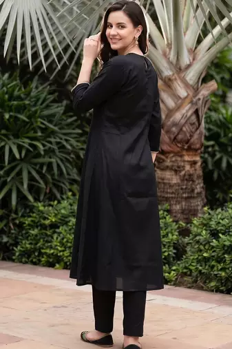 women ethnic motifs embroidered regular kurta with trousers