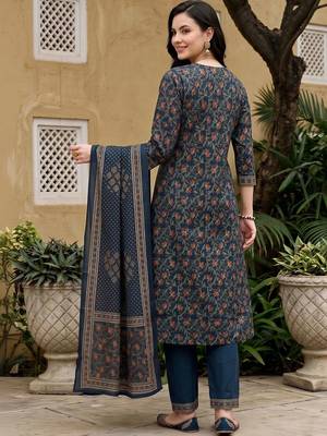 women ethnic motifs printed regular cotton kurta with trousers & with dupatta 4