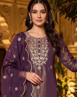women ethnic motifs embroidered regular thread work kurta with trousers & with dupatta 2