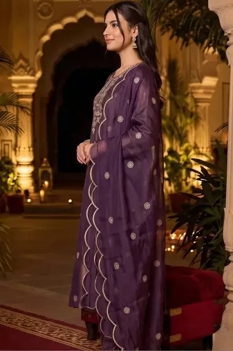 women ethnic motifs embroidered regular thread work kurta with trousers & with dupatta