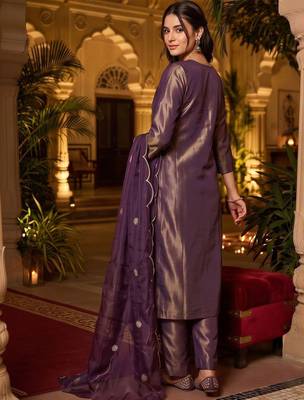 women ethnic motifs embroidered regular thread work kurta with trousers & with dupatta 4