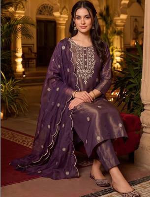 women ethnic motifs embroidered regular thread work kurta with trousers & with dupatta 5