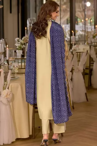 women ethnic motifs embroidered regular thread work kurta with trousers & with dupatta