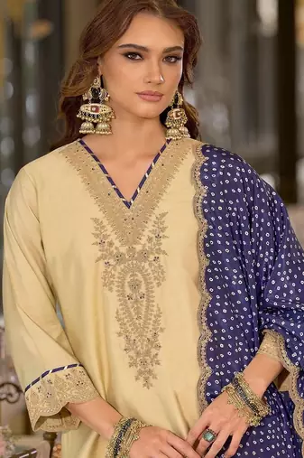 women ethnic motifs embroidered regular thread work kurta with trousers & with dupatta