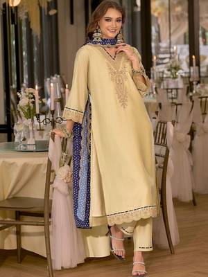 women ethnic motifs embroidered regular thread work kurta with trousers & with dupatta 6
