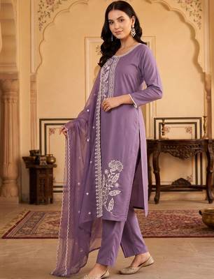 women ethnic motifs embroidered regular thread work kurta with trousers & with dupatta 3
