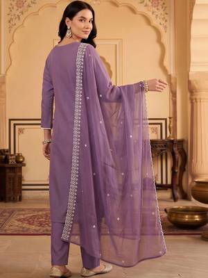 women ethnic motifs embroidered regular thread work kurta with trousers & with dupatta 4