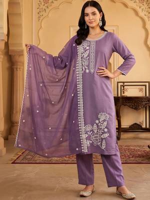 women ethnic motifs embroidered regular thread work kurta with trousers & with dupatta 6