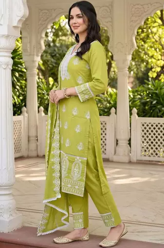 women ethnic motifs embroidered regular thread work cotton kurta with trousers & with dupatta