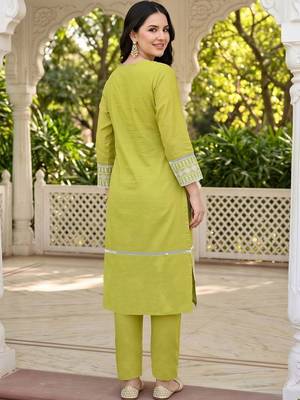 women ethnic motifs embroidered regular thread work cotton kurta with trousers & with dupatta 4