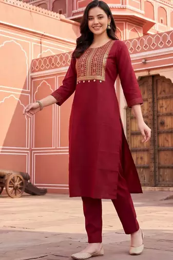 women ethnic motifs embroidered regular kurta with trousers