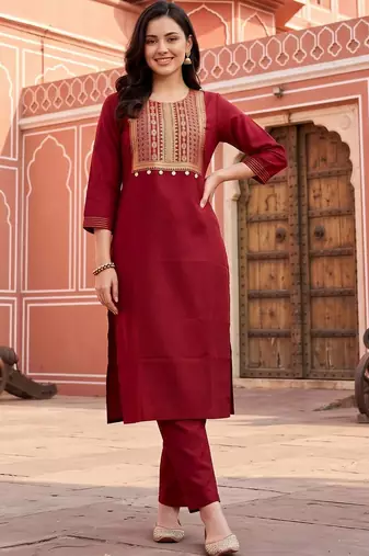 women ethnic motifs embroidered regular kurta with trousers