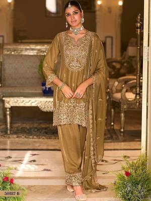 women ethnic motifs embroidered regular thread work kurta with patiala & with dupatta 1