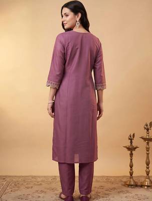 women ethnic motifs embroidered regular thread work kurta with trousers & with dupatta 4