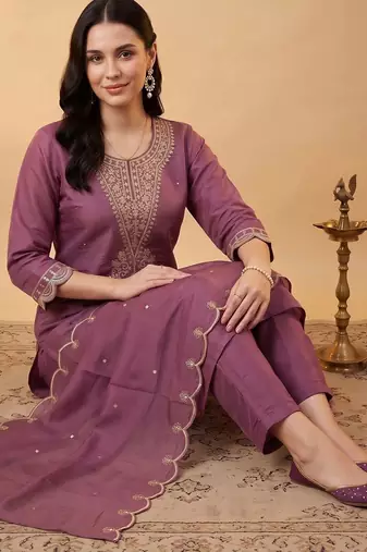 women ethnic motifs embroidered regular thread work kurta with trousers & with dupatta