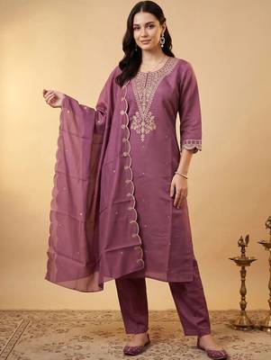 women ethnic motifs embroidered regular thread work kurta with trousers & with dupatta 6