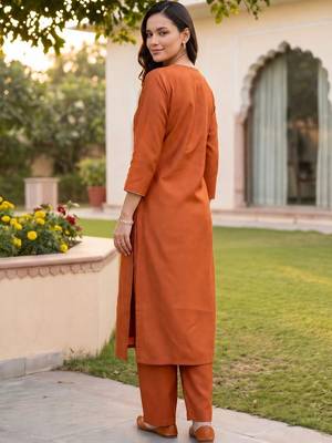 women ethnic motifs embroidered regular thread work kurta with trousers & with dupatta 4