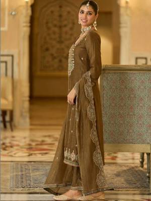 women ethnic motifs embroidered regular mirror work kurta with palazzos & with dupatta 3