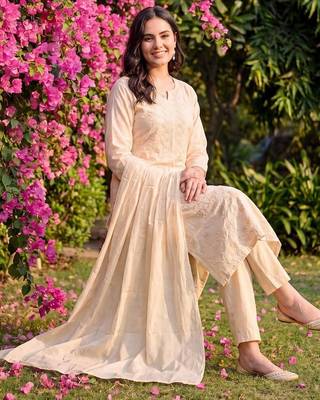 women ethnic motifs embroidered regular thread work cotton kurta with trousers & with dupatta 5