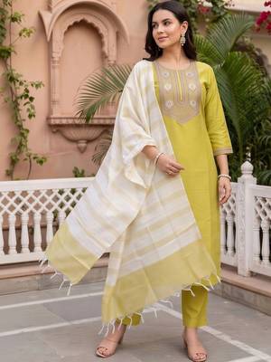 women ethnic motifs embroidered regular thread work liva kurta with trousers & with dupatta 3