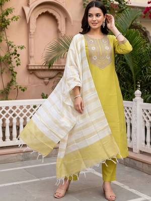 women ethnic motifs embroidered regular thread work liva kurta with trousers & with dupatta 6