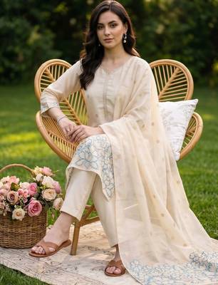 women ethnic motifs embroidered regular thread work kurta with trousers & with dupatta 5