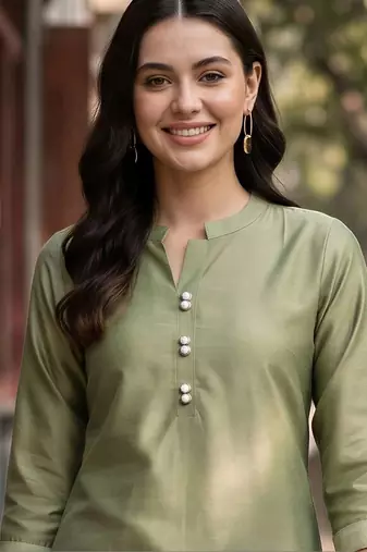 women floral embroidered regular thread work kurta with trousers
