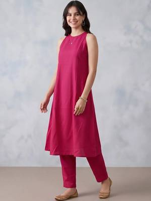 women regular kurta with trousers 1