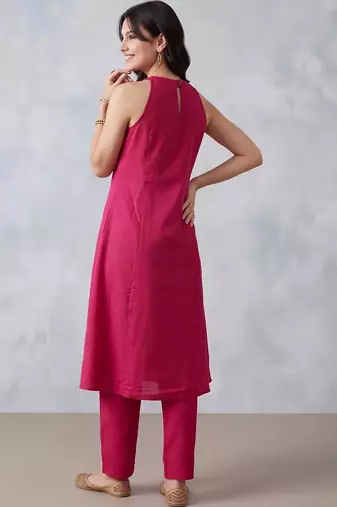 women regular kurta with trousers