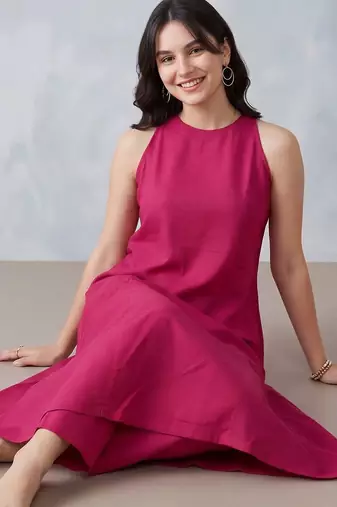 women regular kurta with trousers