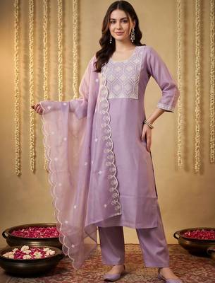 women ethnic motifs embroidered regular thread work kurta with trousers & with dupatta 1