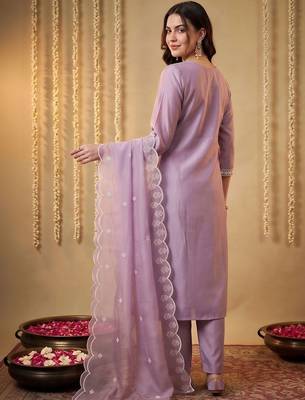 women ethnic motifs embroidered regular thread work kurta with trousers & with dupatta 5