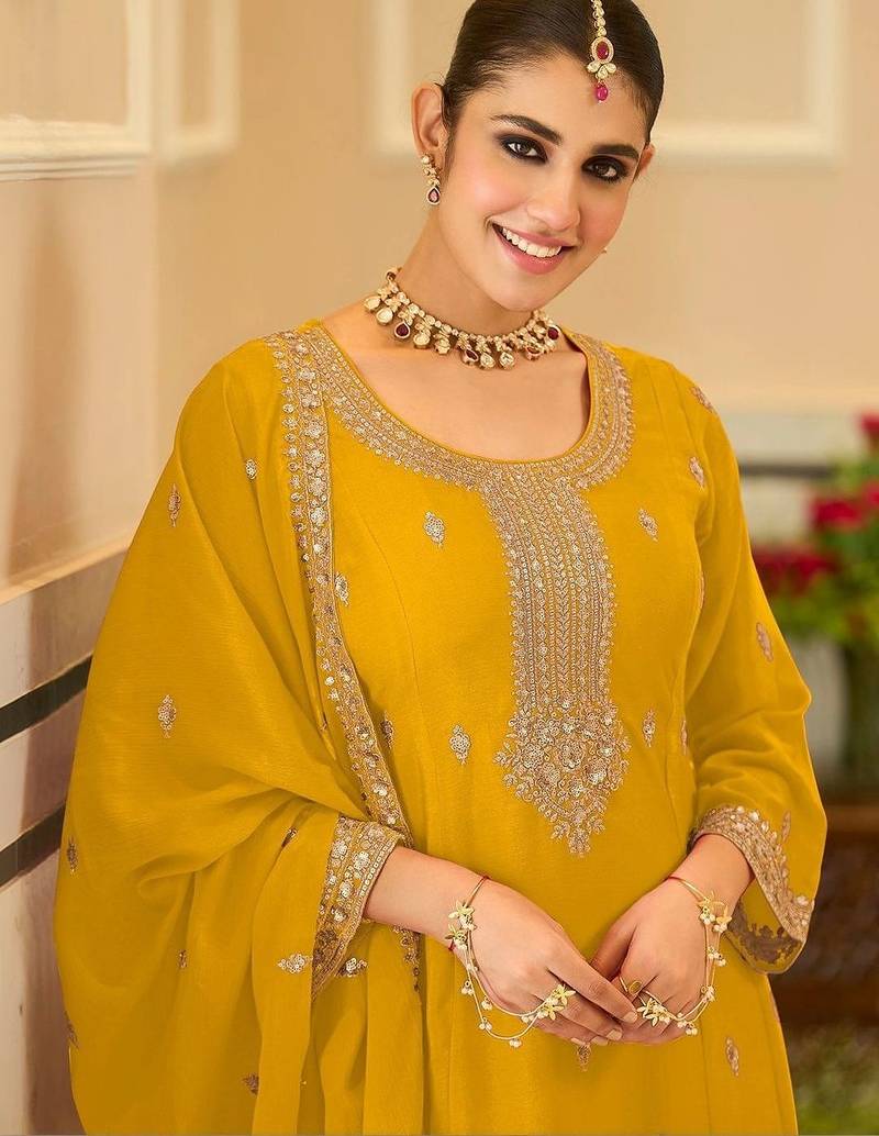 women ethnic motifs embroidered regular kurta with patiala & with dupatta