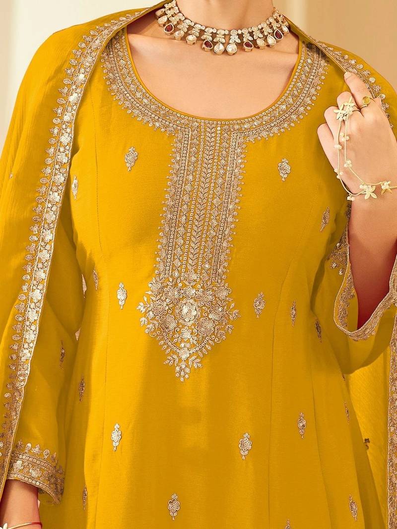 women ethnic motifs embroidered regular kurta with patiala & with dupatta