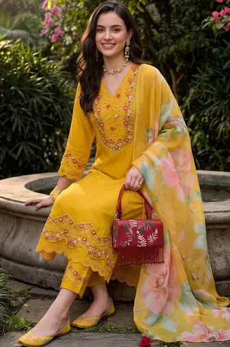 women floral embroidered regular thread work kurta with trousers & with dupatta