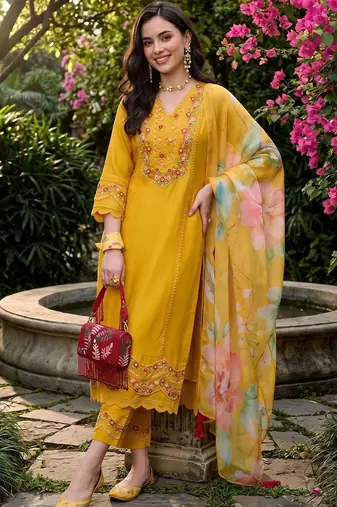 women floral embroidered regular thread work kurta with trousers & with dupatta