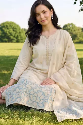 women ethnic motifs embroidered regular thread work kurta with trousers & with dupatta